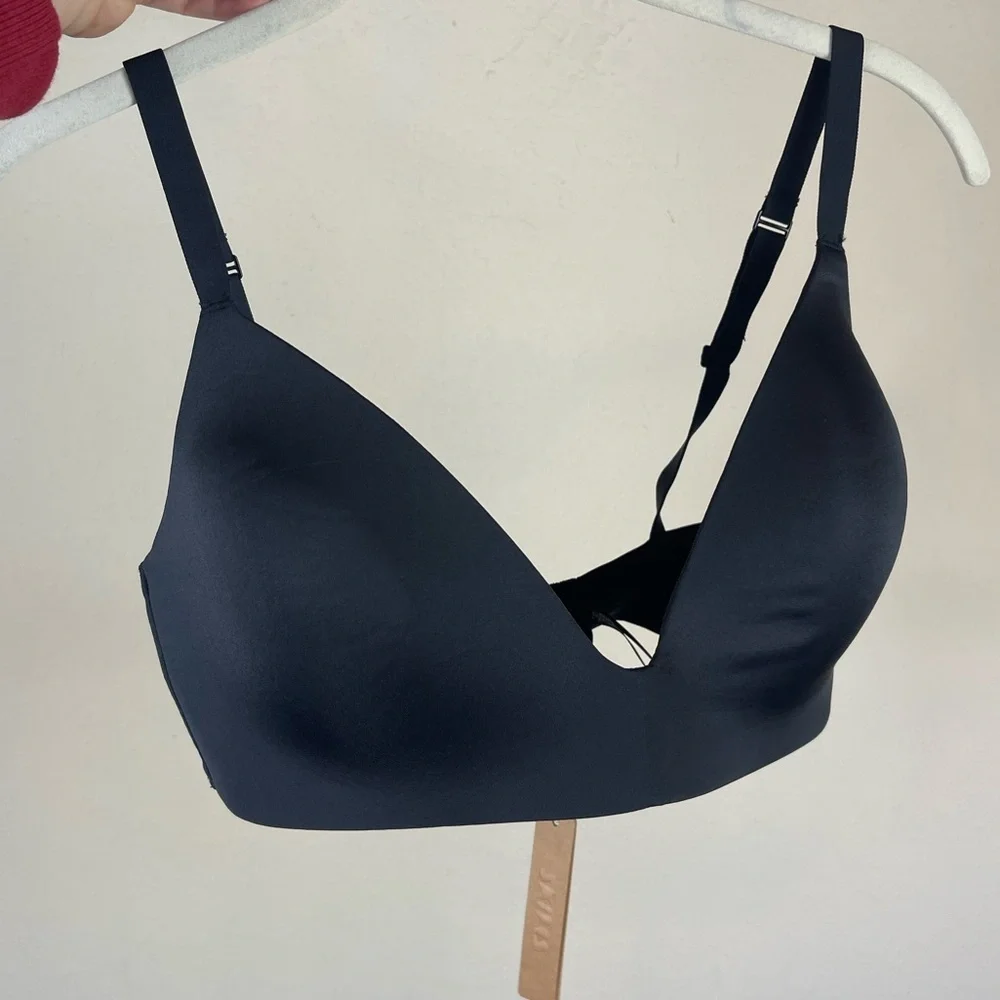 SKIMS Wireless Lightly Lined Bra in Black Onyx Size 36DD NWT - Picture 3 of 9